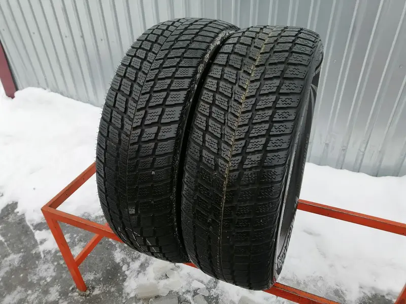 Пара б/у шин 235/65 R17 Roadstone Winguard SUV