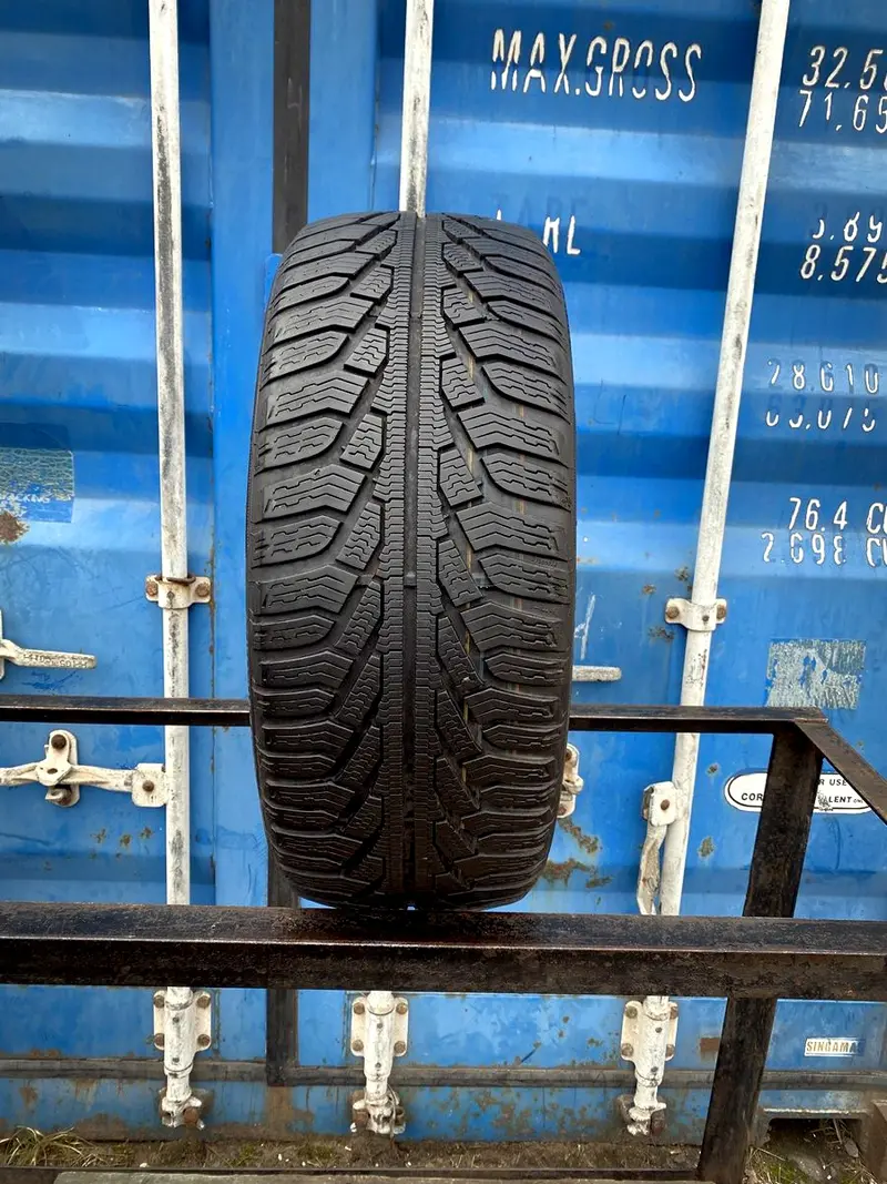 Б/у шина 235/65 R17 Uniroyal MS Plus 77