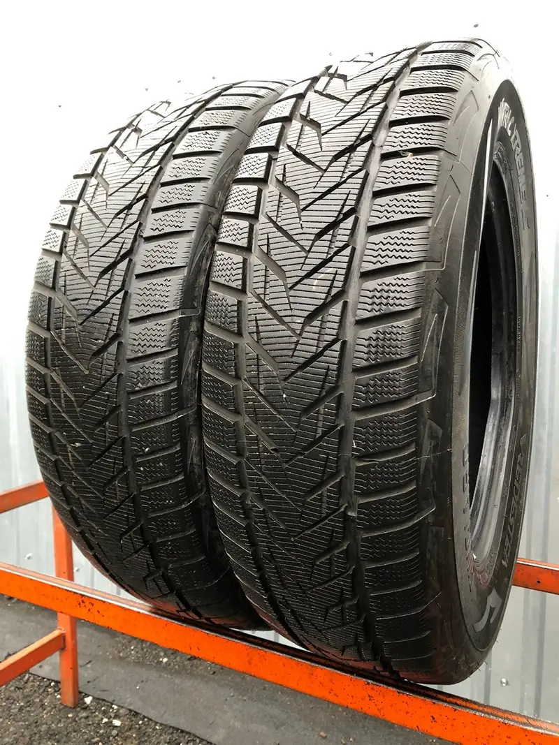 Пара б/у шин 235/65 R17 Vredestein Wintrac Xtreme S