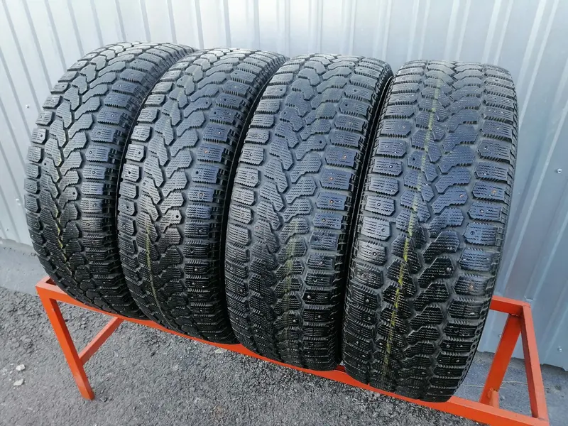 Комплект б/у шин 235/65 R17 Yokohama Ice Guard F700Z
