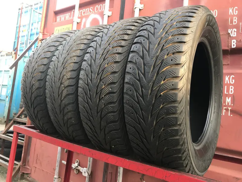 Комплект б/у шин 235/65 R17 Yokohama Ice Guard IG35