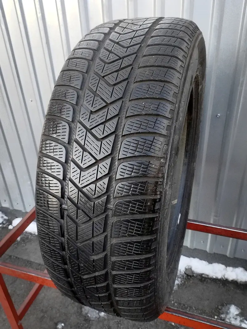 Б/у шина 235/65 R18 Pirelli Scorpion Winter