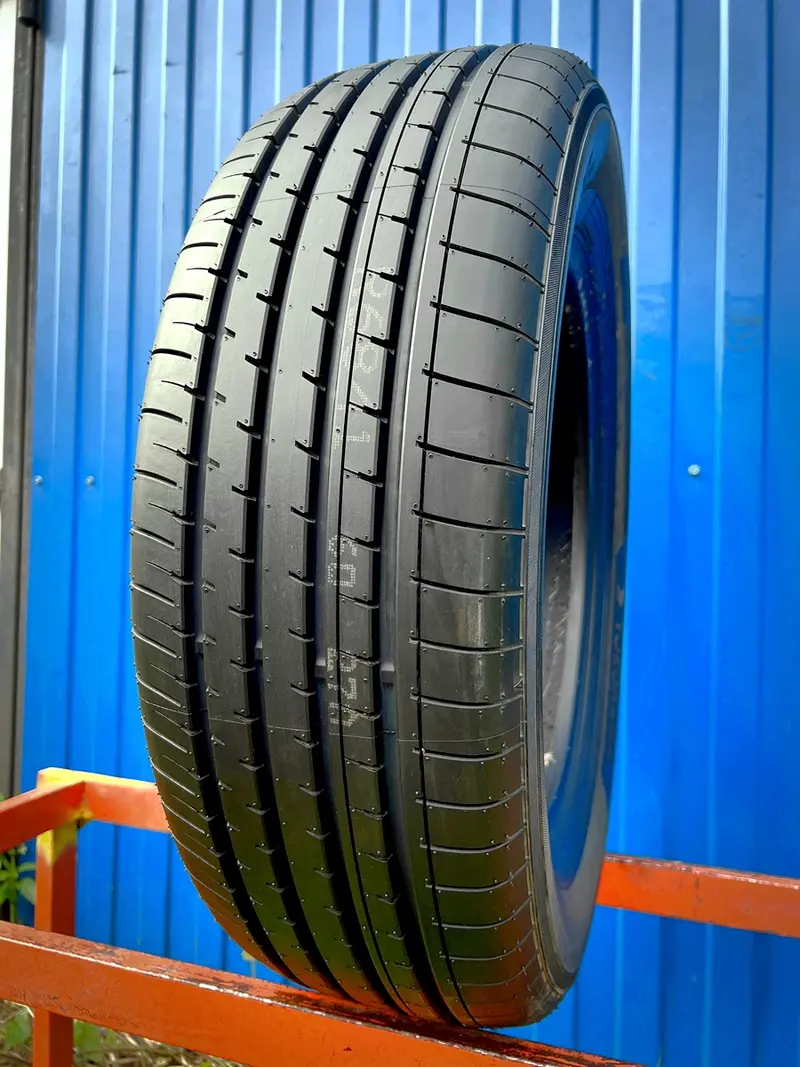 Новая шина 235/65 R18 Yokohama BluEarth-XT AE61