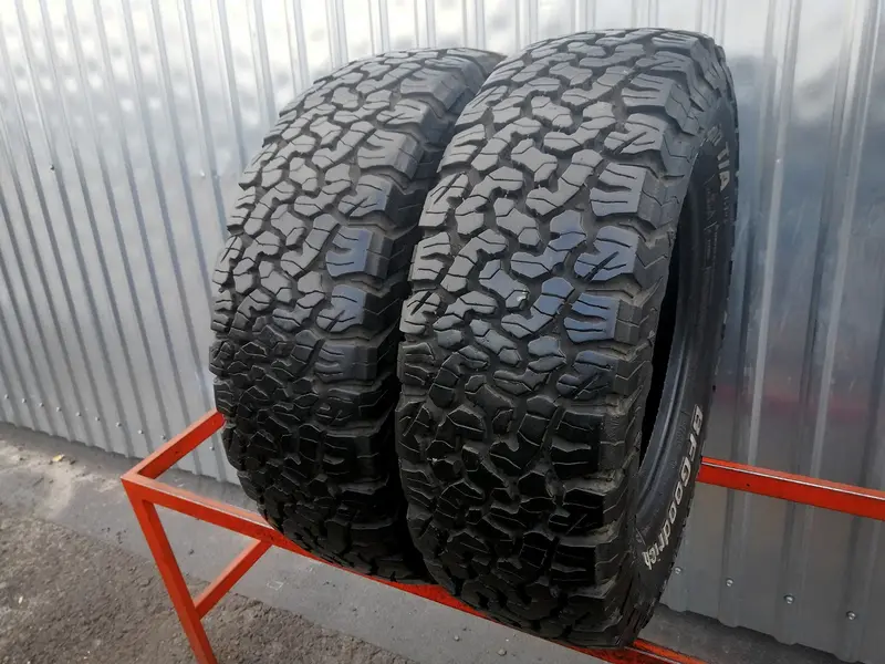 Пара б/у шин 235/70 R16 BFGoodrich All-Terrain T/A KO2