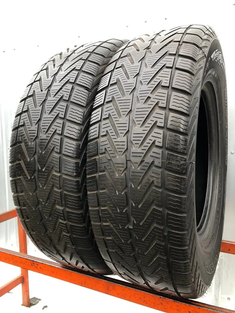 Пара б/у шин 235/70 R16 Vredestein Wintrac Xtreme