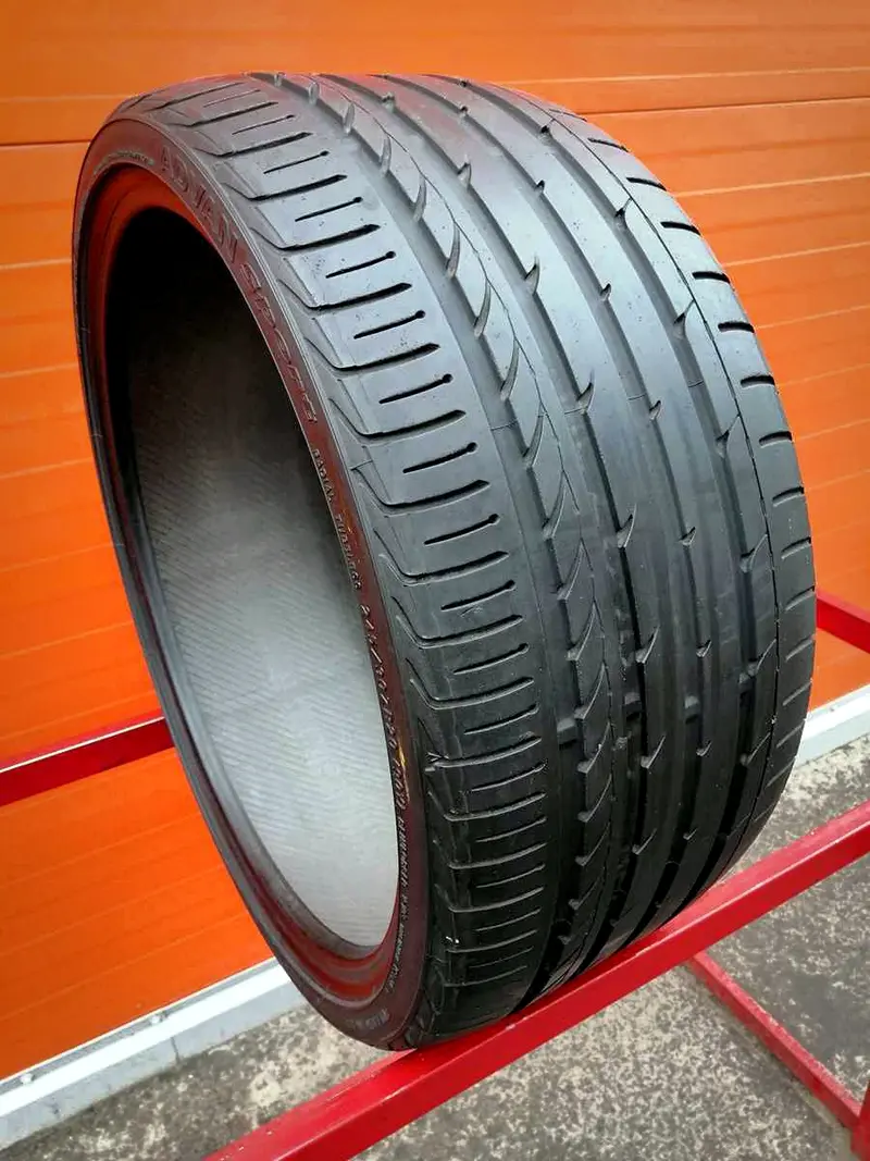 Б/у шина 245/30 R20 Yokohama Advan Sport V103