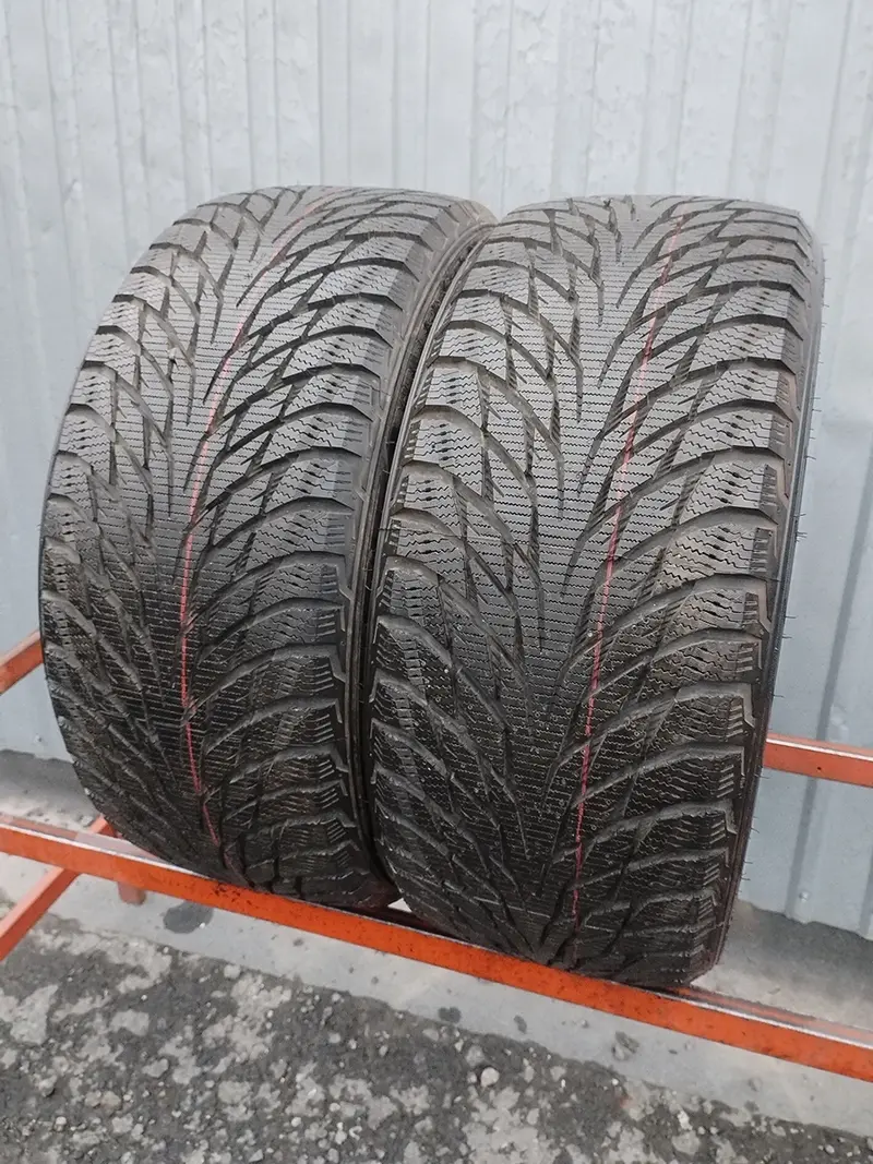 Пара б/у шин 245/35 R19 Nokian Hakkapeliitta R2