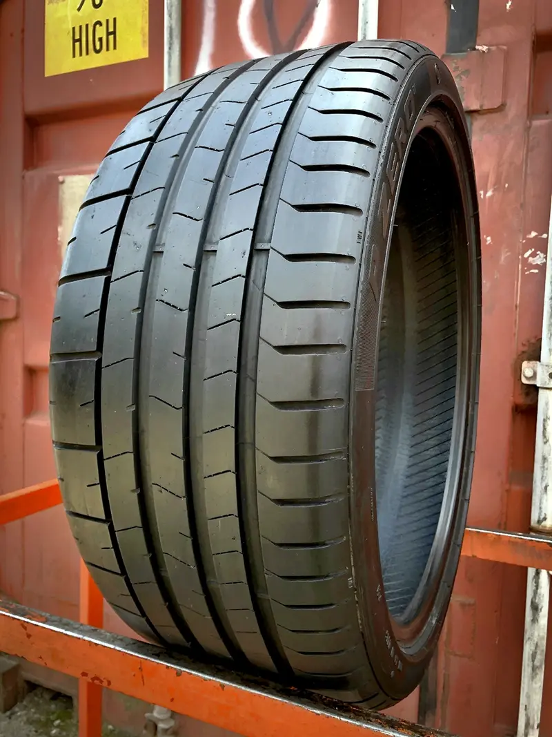 Б/у шина 245/35 R19 Pirelli P Zero PZ4, фото 1