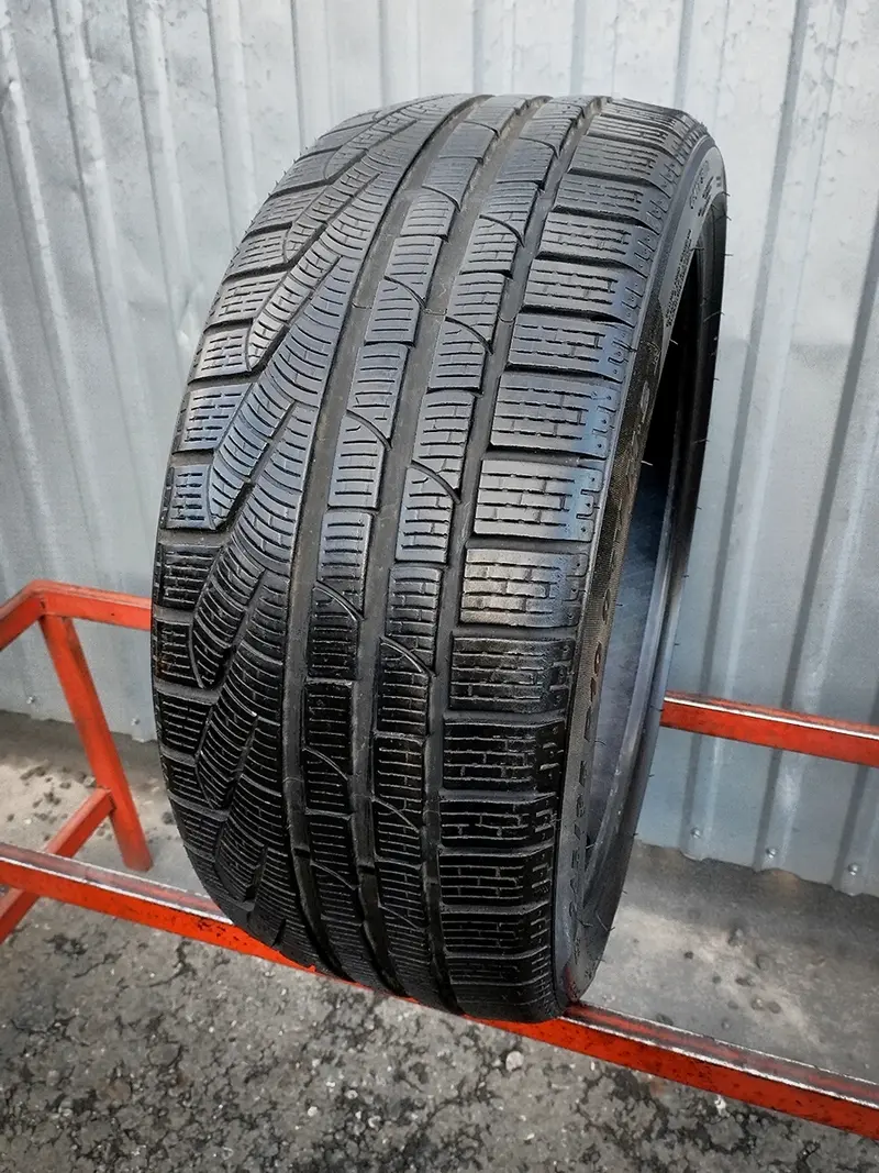 Б/у шина 245/35 R19 Pirelli Winter 240 Sottozero 2