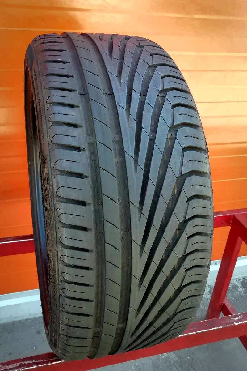 Б/у шина 245/35 R19 Uniroyal Rain Sport 2