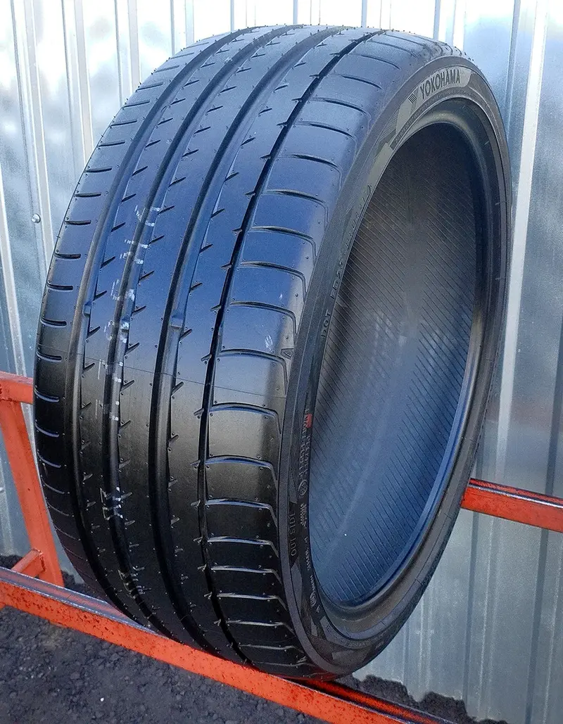 Б/у шина 245/35 R19 Yokohama Advan Sport V105, фото 1