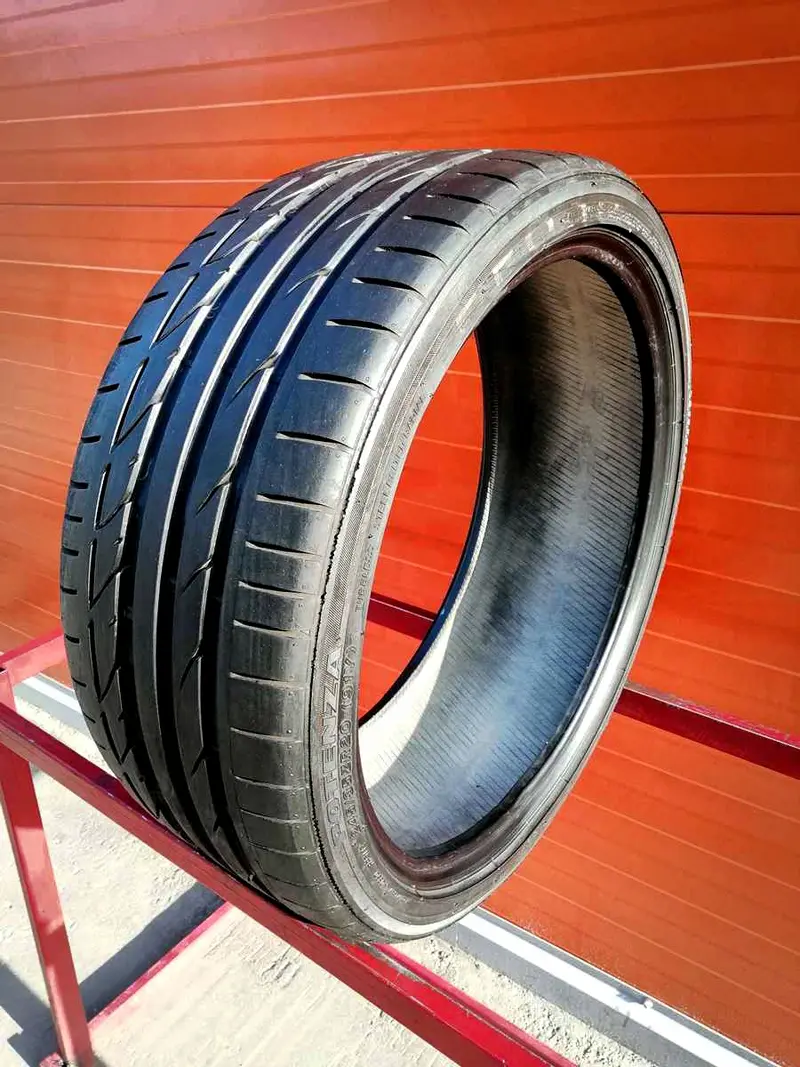 Б/у шина 245/35 R20 Bridgestone Potenza S001