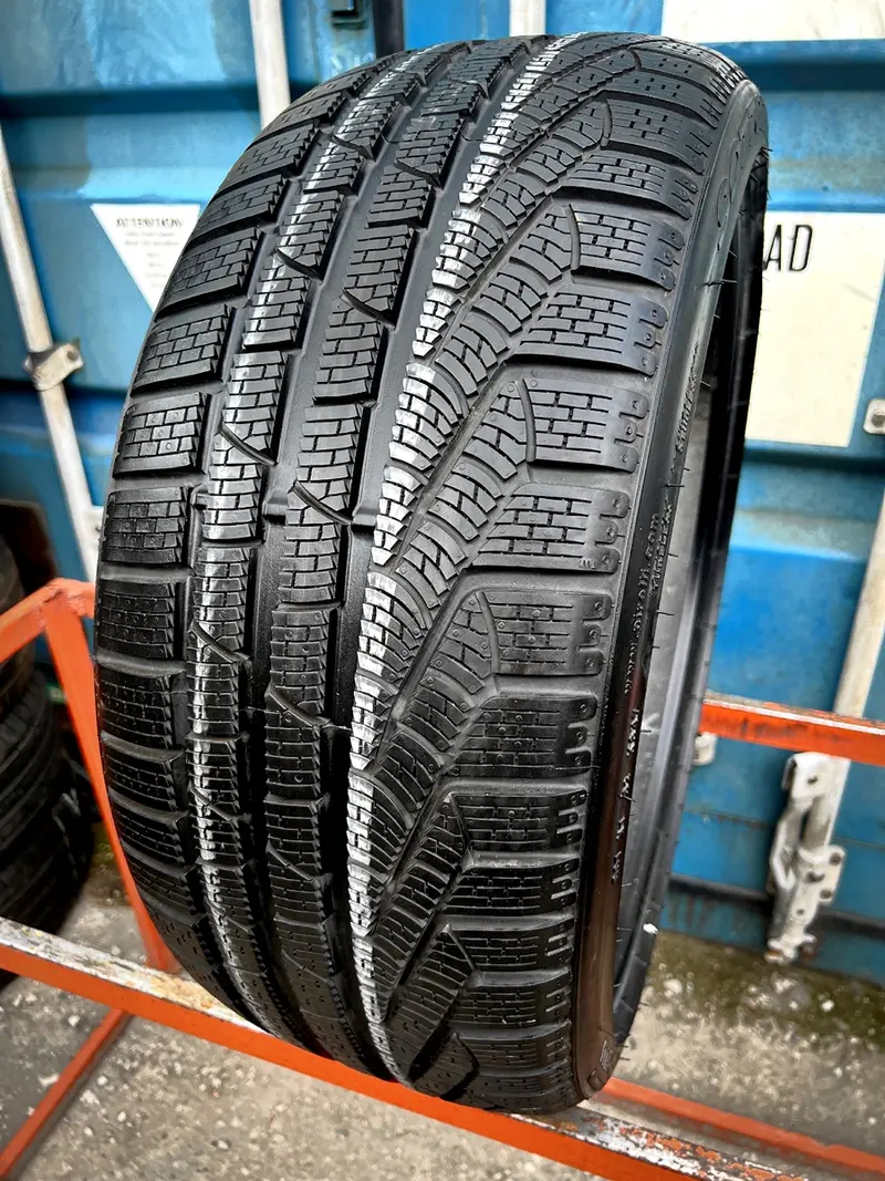 Б/у шина 245/35 R20 Pirelli Winter 240 Sottozero 2