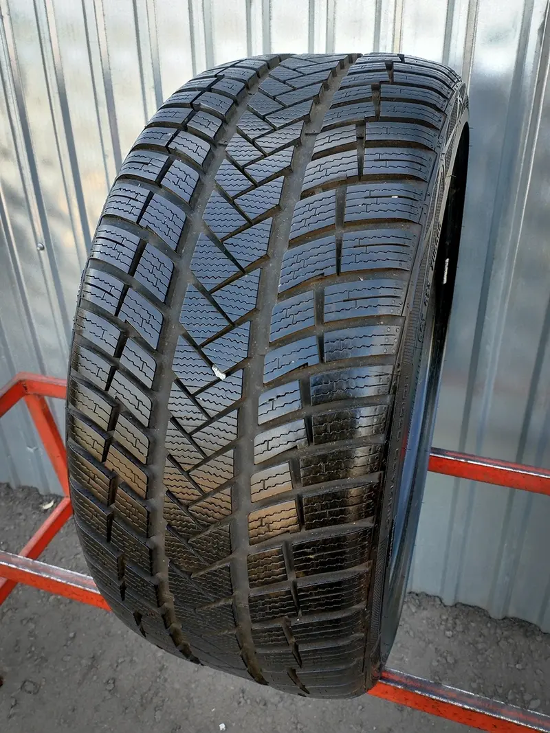 Б/у шина 245/35 R20 Vredestein Wintrac Pro