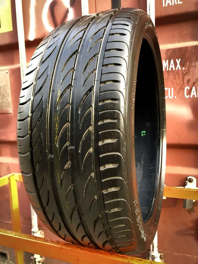Б/у шина 245/35 R21 Pirelli P Zero Nero