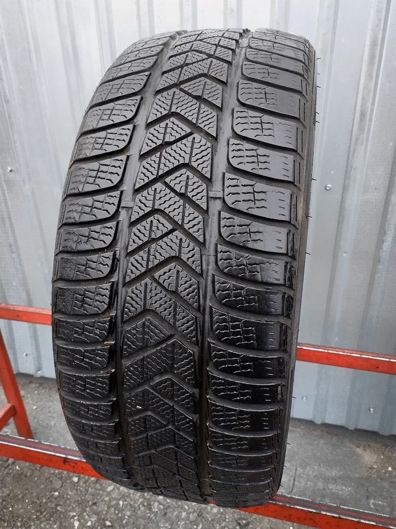 Б/у шина 245/35 R21 Pirelli Winter Sottozero 3