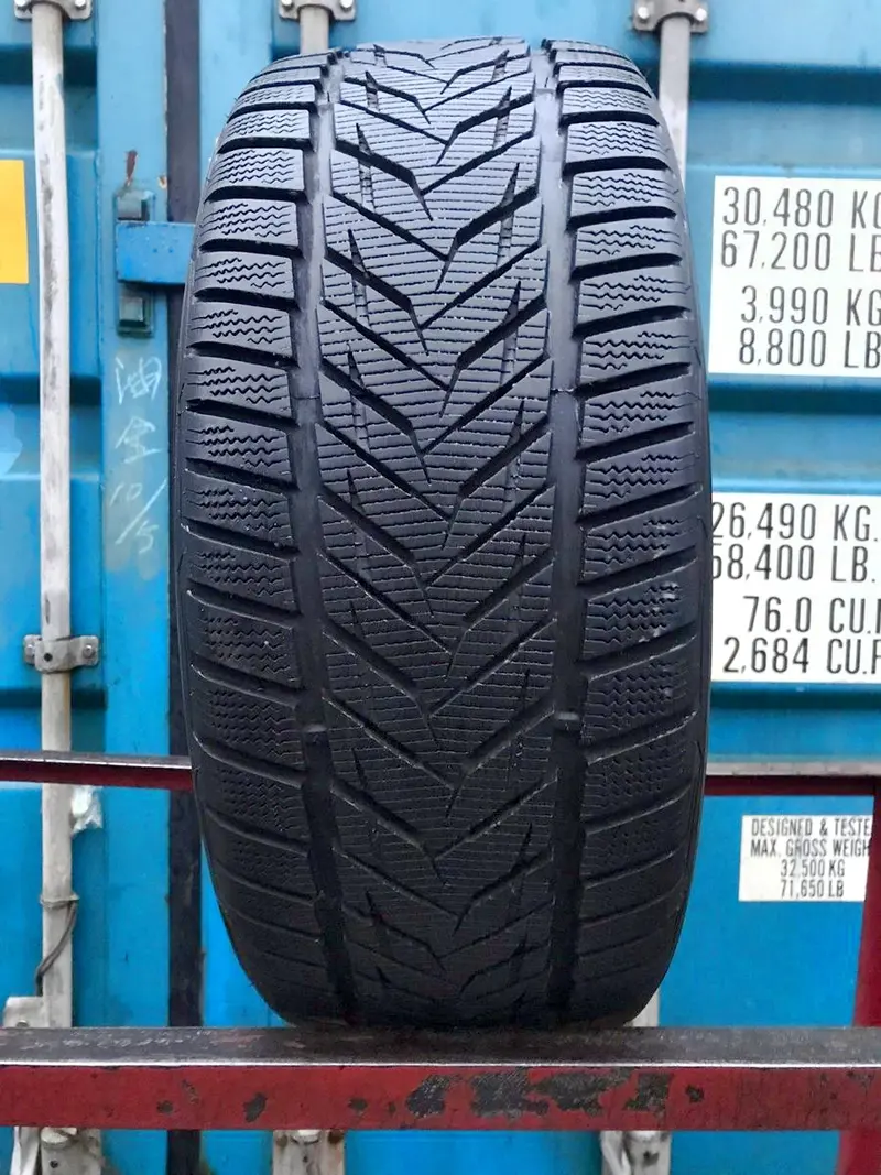 Б/у шина 245/35 R21 Vredestein Wintrac Xtreme S