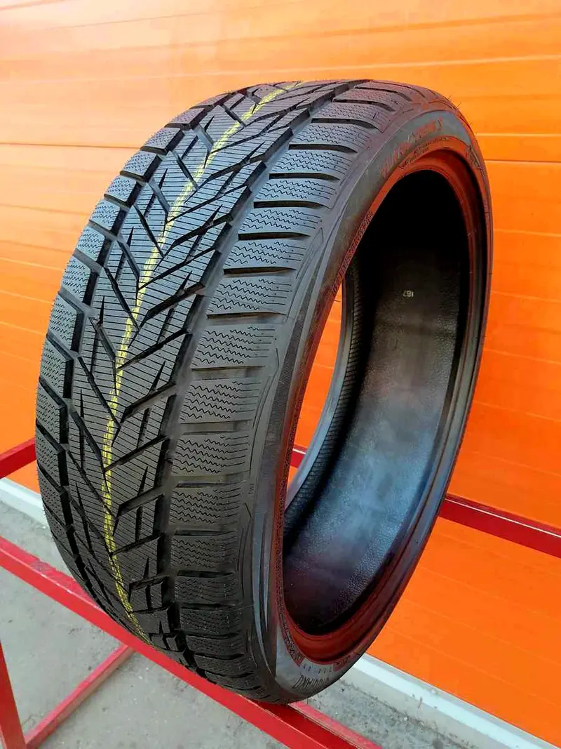 Б/у шина 245/35 R21 Vredestein Wintrac Xtreme S