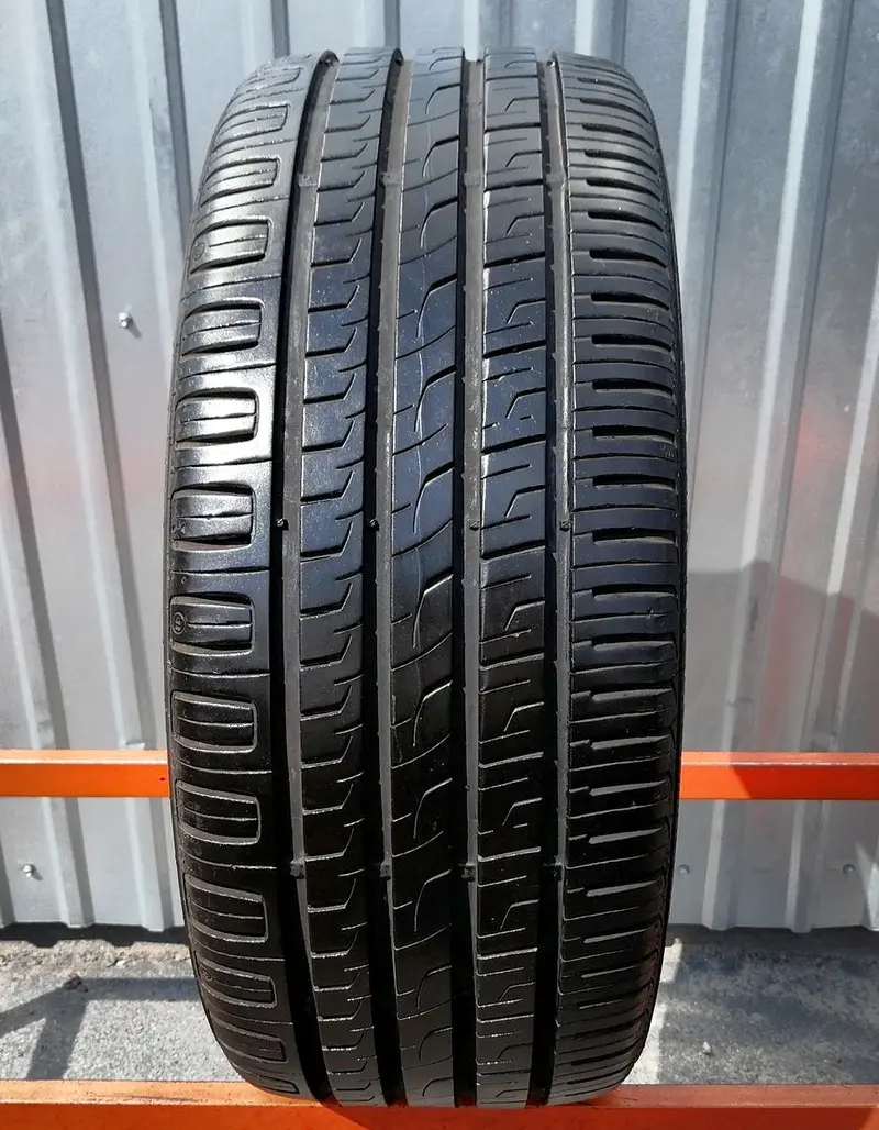 Б/у шина 245/40 R17 Barum Bravuris 3HM