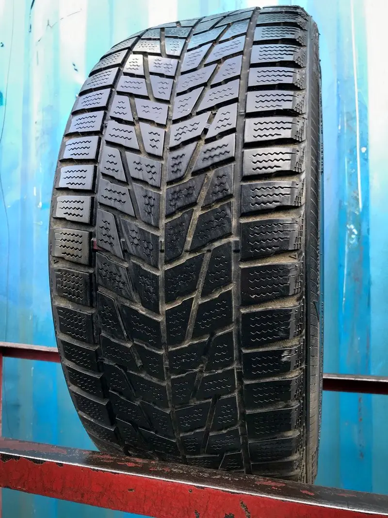 Б/у шина 245/40 R17 Bridgestone Blizzak LM 22, фото 1