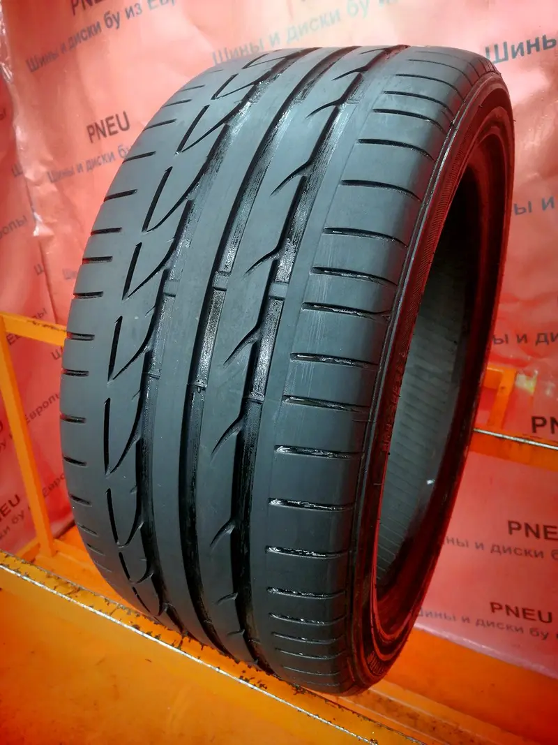 Б/у шина 245/40 R17 Bridgestone Potenza S001 RFT