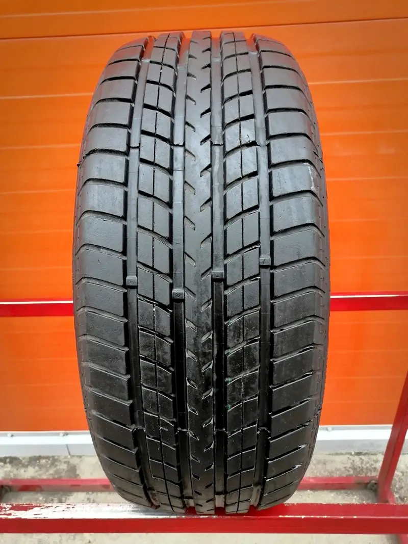 Б/у шина 245/40 R17 Dunlop SP Sport 8000