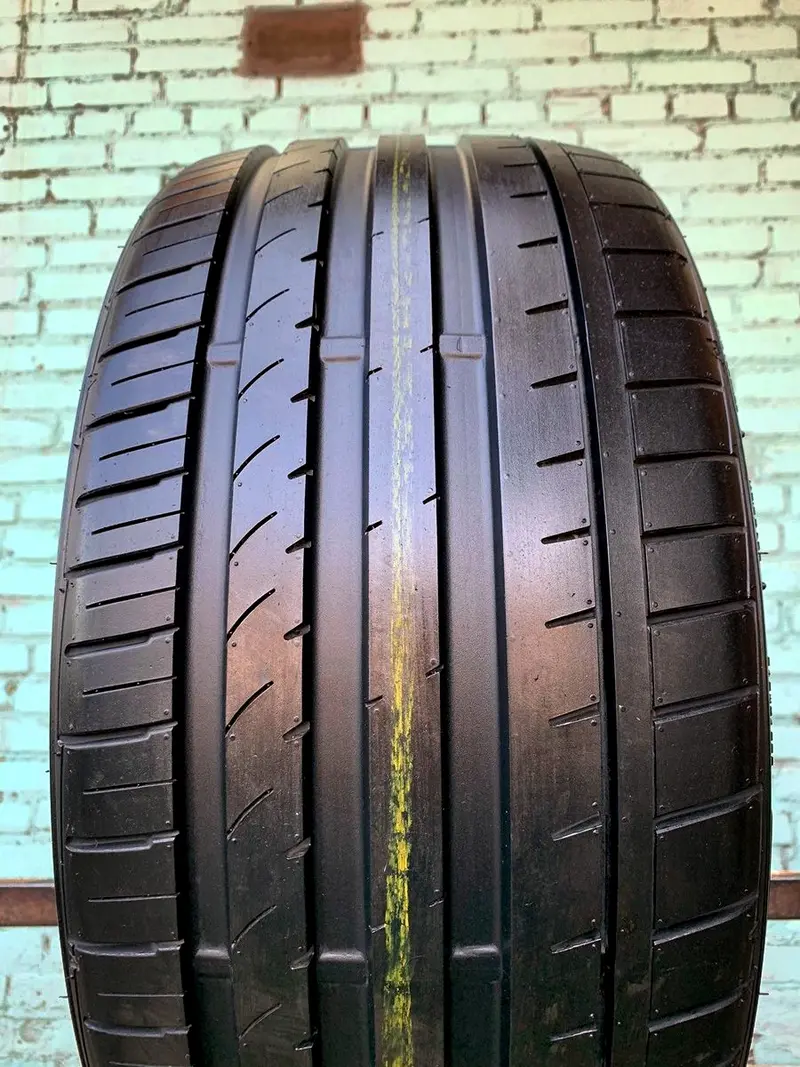 Б/у шина 245/40 R17 Falken Azenis FK-453