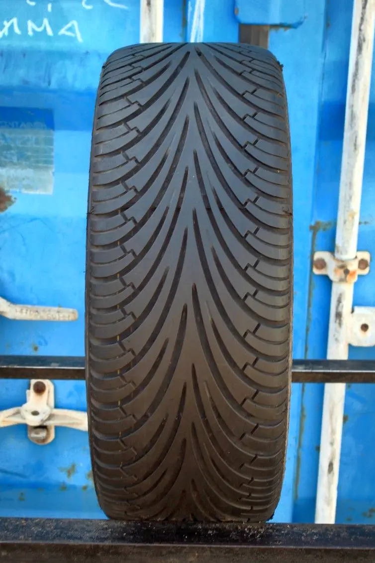 Б/у шина 245/40 R17 Goodyear Eagle F1 GS-D2