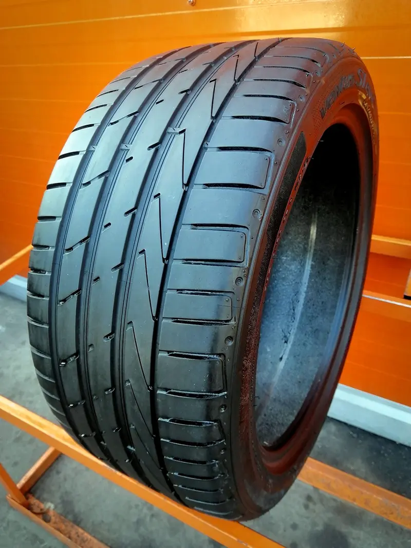 Б/у шина 245/40 R17 Hankook Ventus S1evo 2 K117