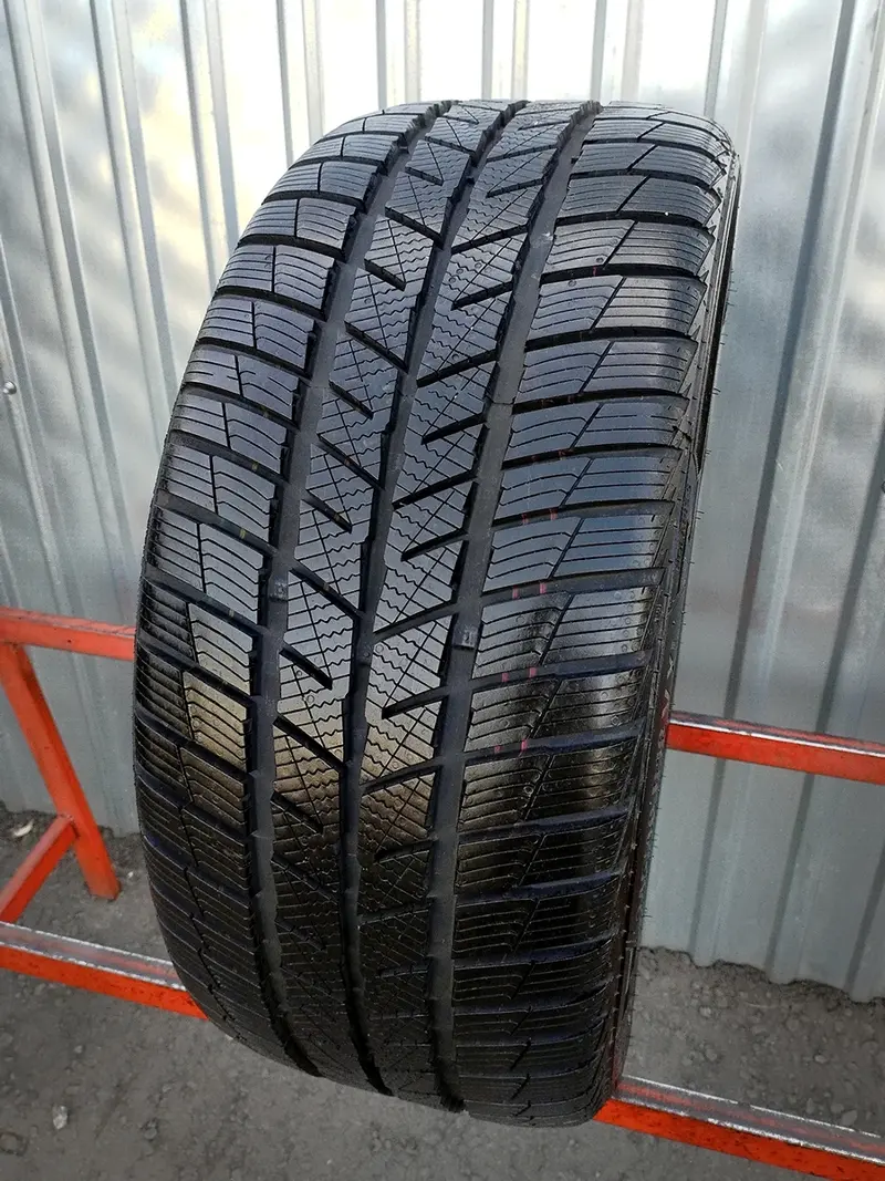 Б/у шина 245/40 R18 Barum Polaris 5