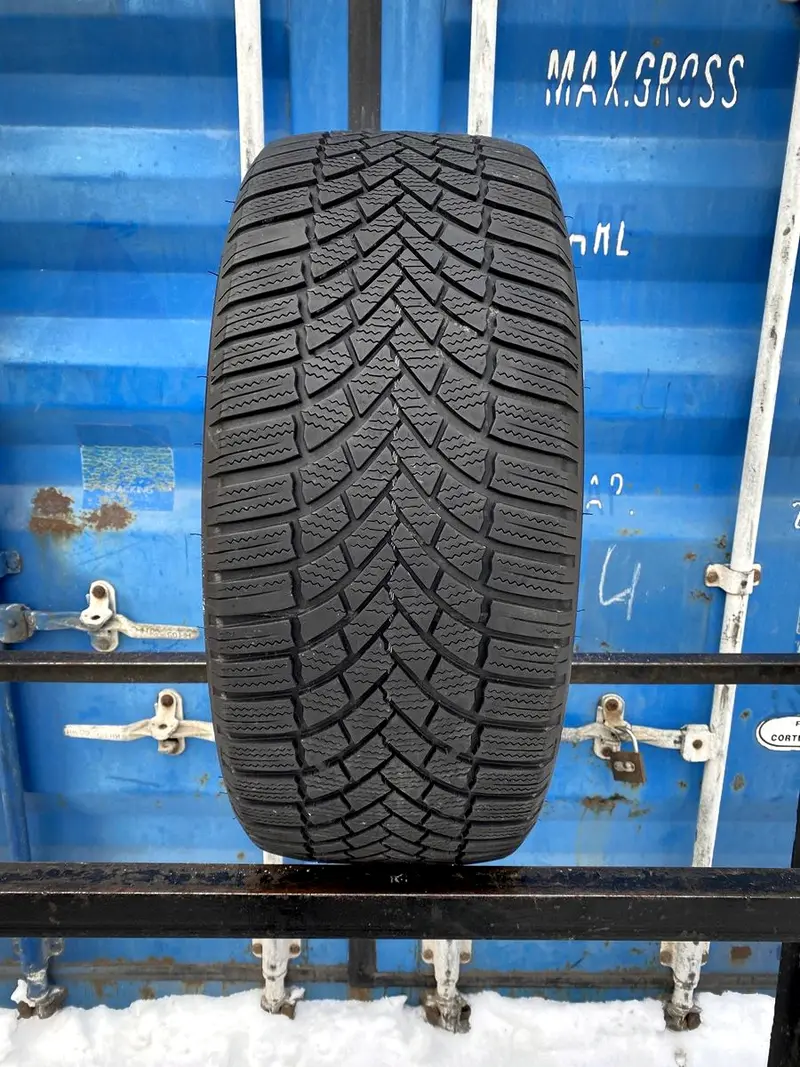 Б/у шина 245/40 R18 Bridgestone Blizzak LM-005, фото 1