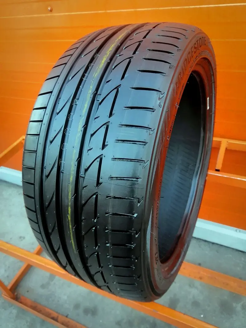 Б/у шина 245/40 R18 Bridgestone Potenza S001