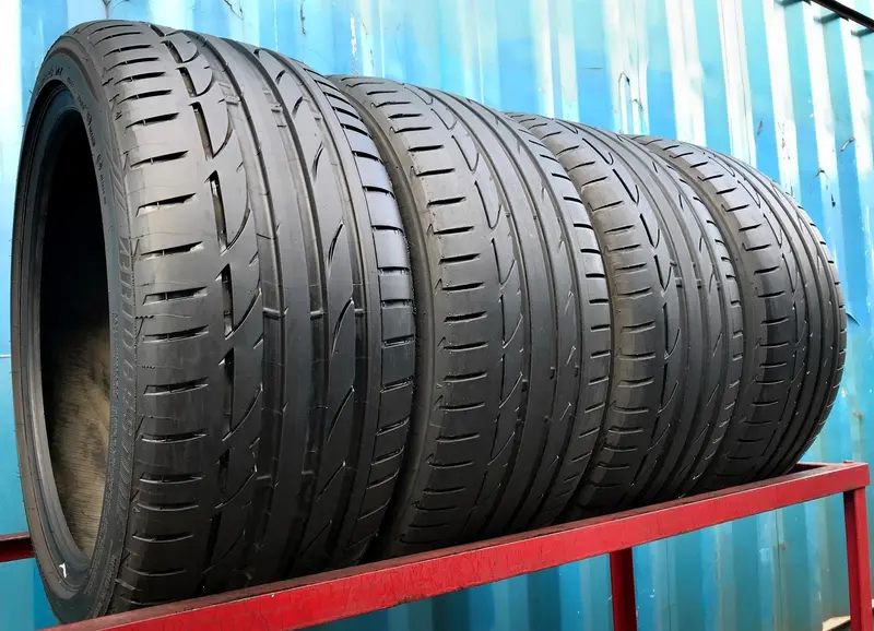 Комплект б/у шин 245/40 R18 Bridgestone Potenza S001