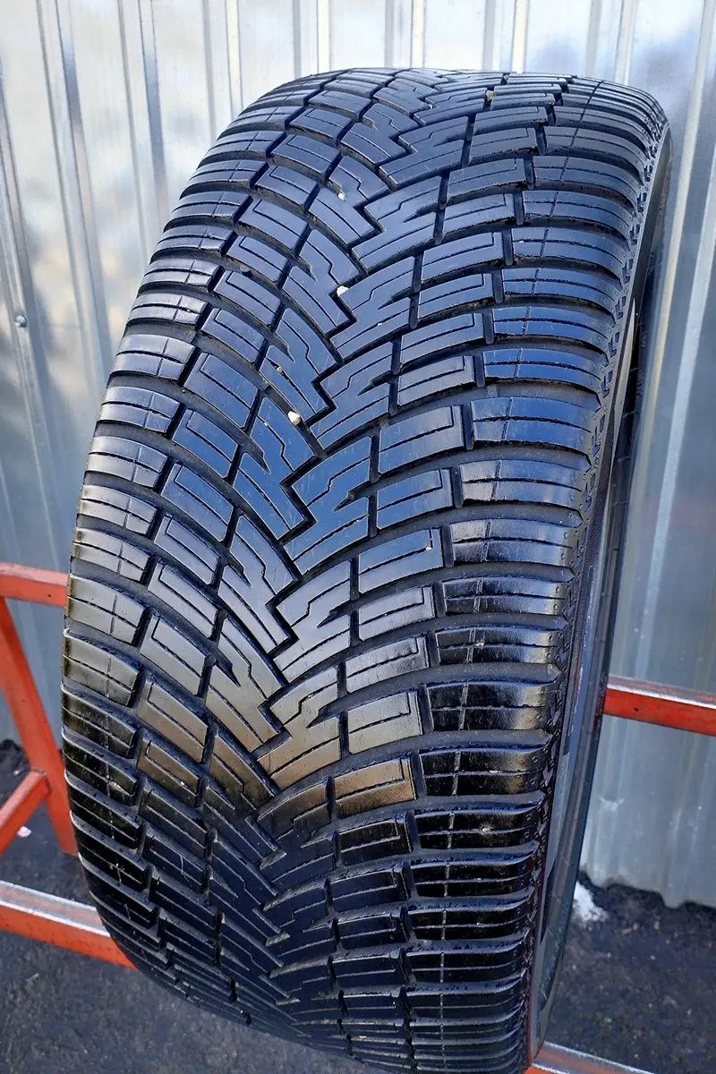Б/у шина 245/40 R18 Bridgestone Weather Control A005 evo, фото 1