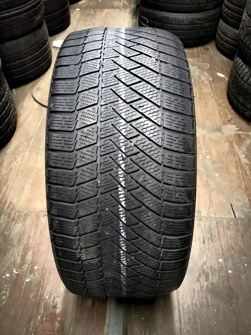 Б/у шина 245/40 R18 Continental ContiVikingContact 6