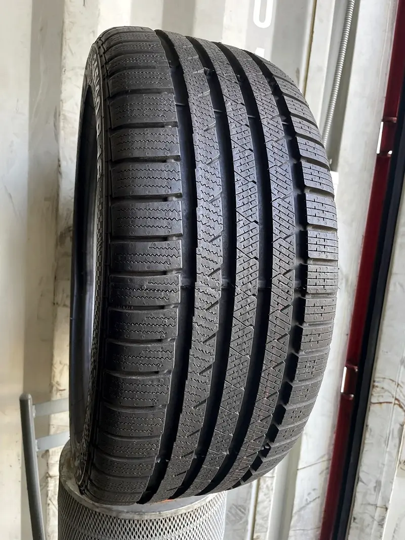 Б/у шина 245/40 R18 Continental ContiWinterContact TS 810 Sport