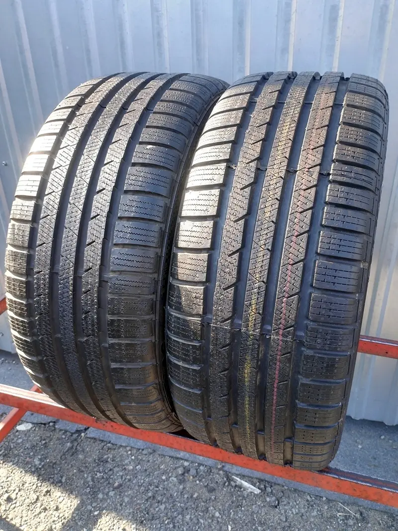Пара б/у шин 245/40 R18 Continental ContiWinterContact TS 810 Sport