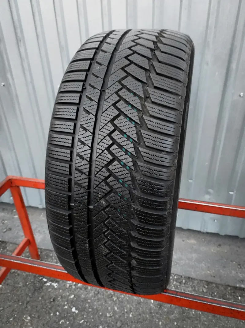 Б/у шина 245/40 R18 Continental ContiWinterContact TS 850 P