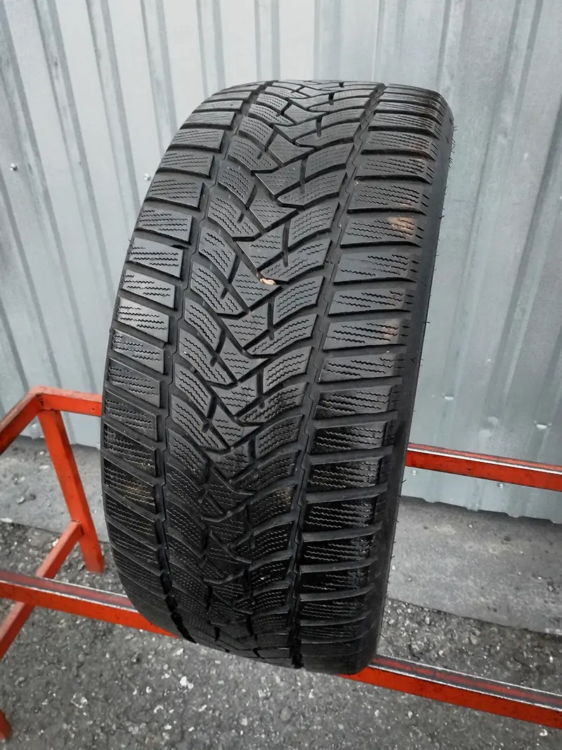 Б/у шина 245/40 R18 Dunlop Winter Sport 5