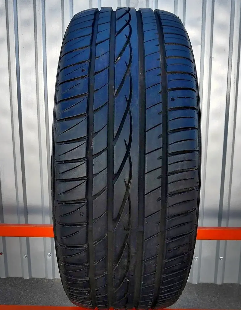 Б/у шина 245/40 R18 Falken Ziex ZE-912
