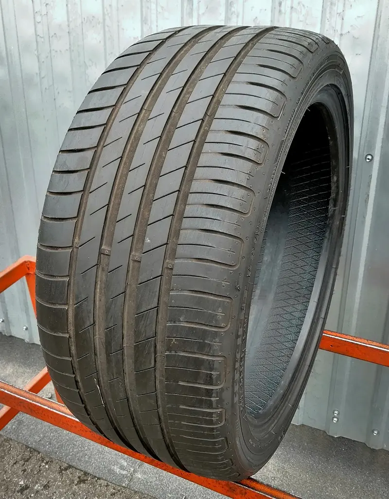 Б/у шина 245/40 R18 Goodyear EfficientGrip Performance, фото 1