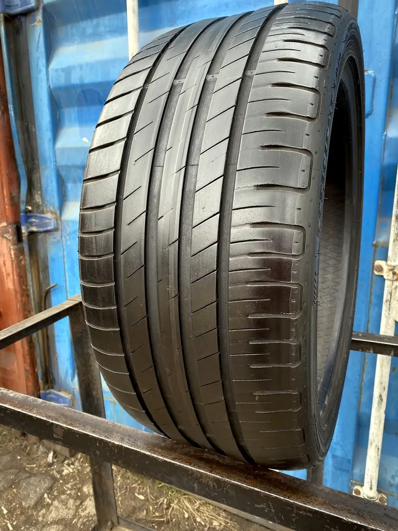 Б/у шина 245/40 R18 Goodyear EfficientGrip Performance, фото 1
