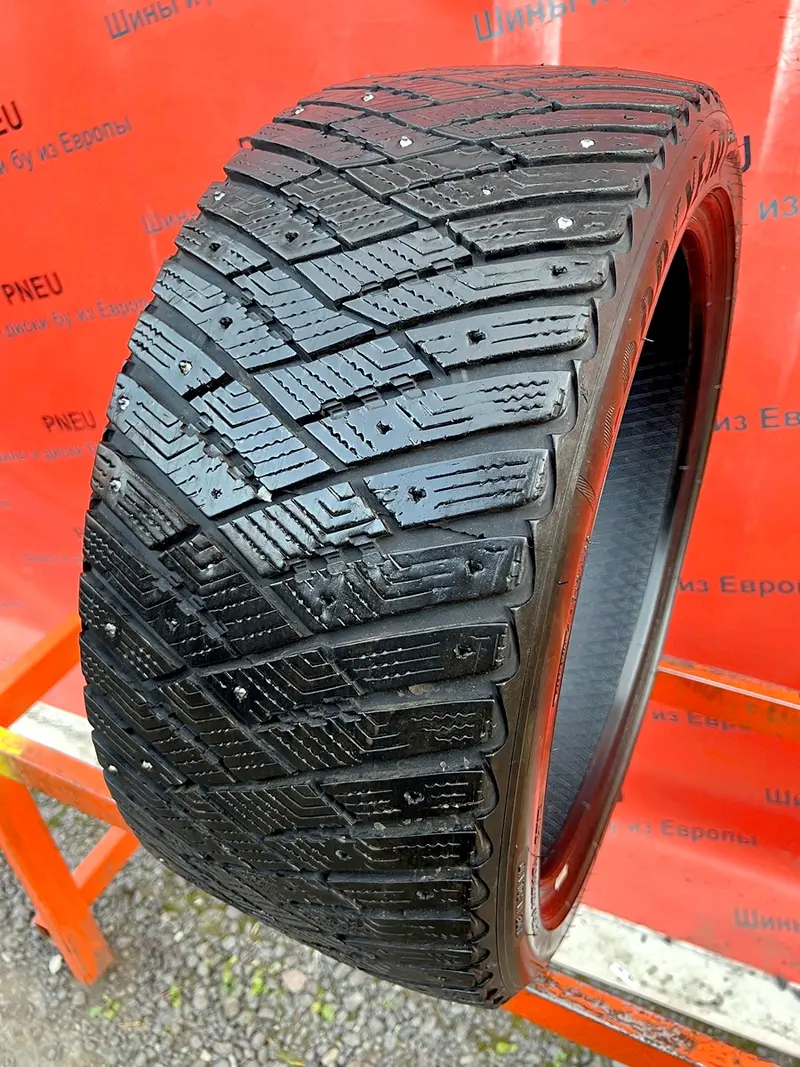 Б/у шина 245/40 R18 Goodyear Ultra Grip Ice Arctic