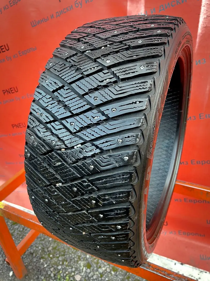 Б/у шина 245/40 R18 Goodyear Ultra Grip Ice Arctic