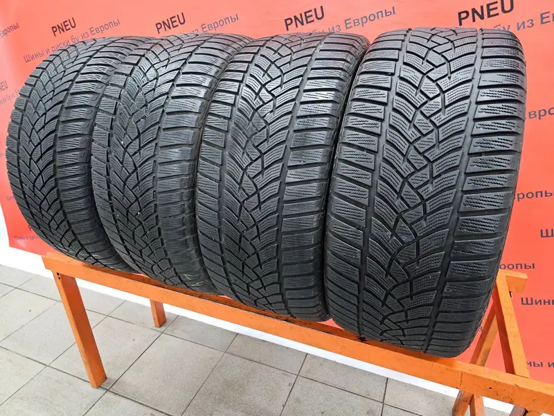 Комплект б/у шин 245/40 R18 Goodyear Ultra Grip Perfomance GEN-1