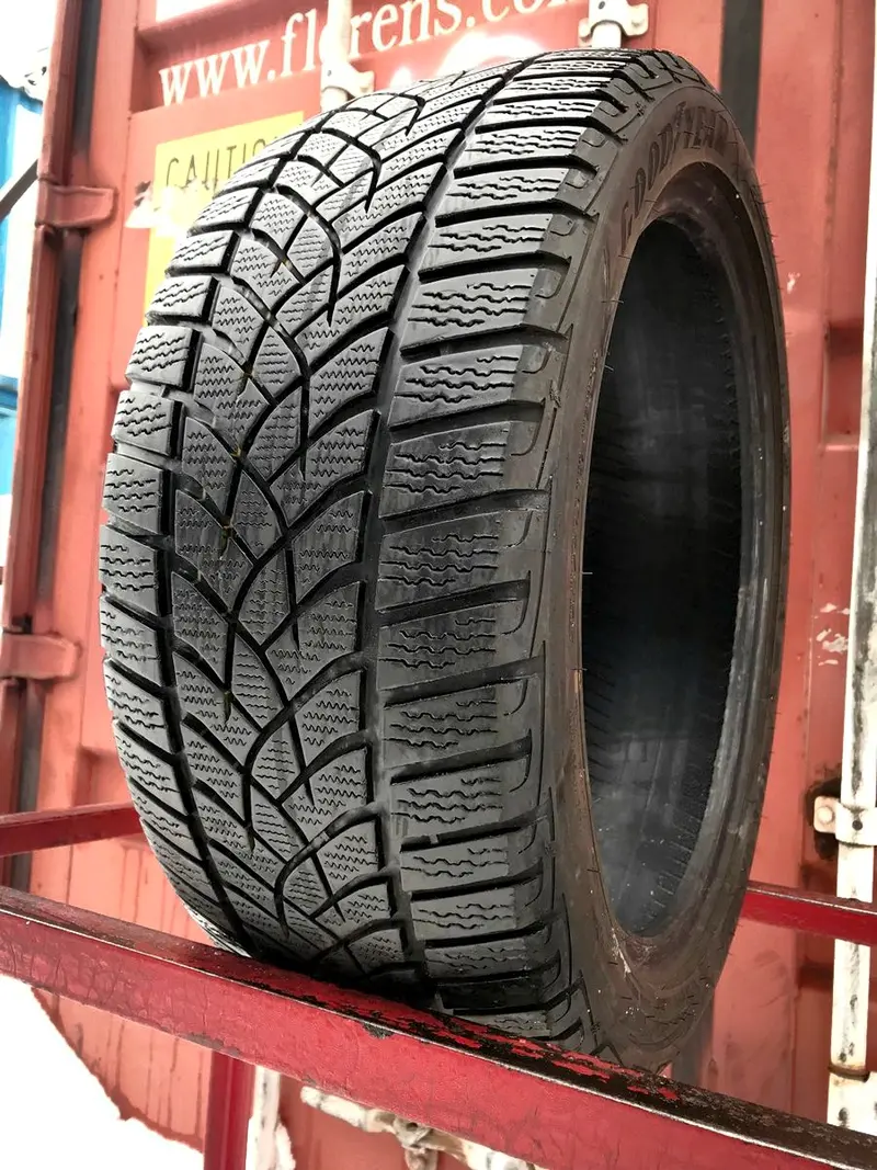 Б/у шина 245/40 R18 Goodyear Ultra Grip Perfomance GEN-1