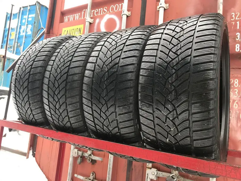 Комплект б/у шин 245/40 R18 Goodyear Ultra Grip Perfomance GEN-1