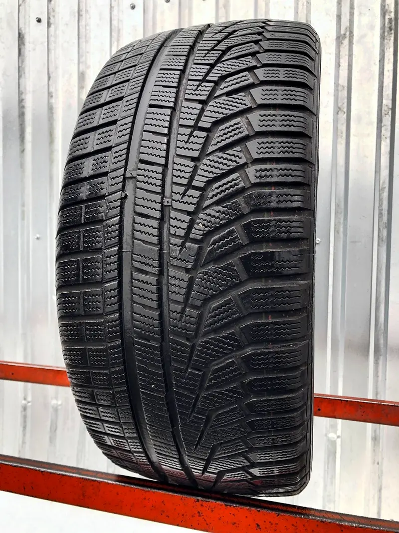 Б/у шина 245/40 R18 Hankook Winter I Cept Evo2 W320