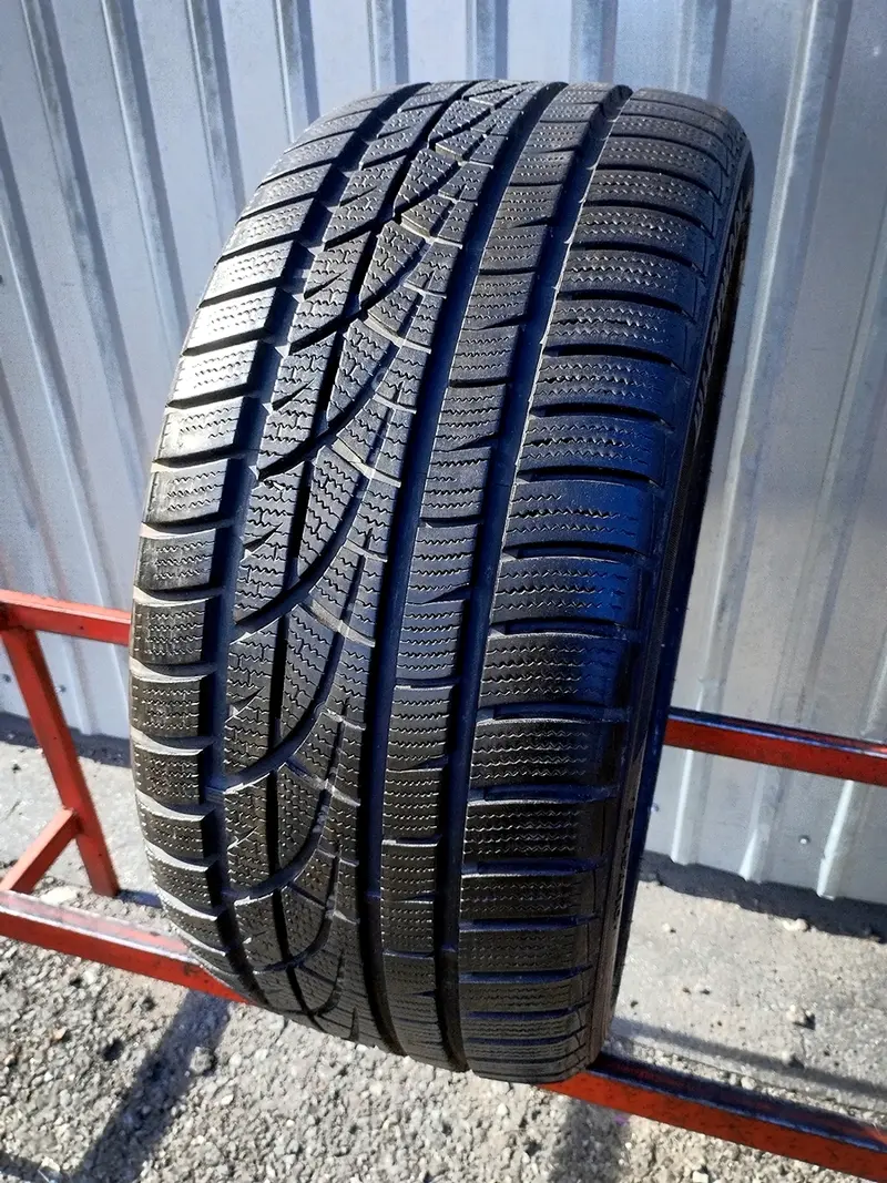 Б/у шина 245/40 R18 Hankook Winter I Cept Evo W310, фото 1