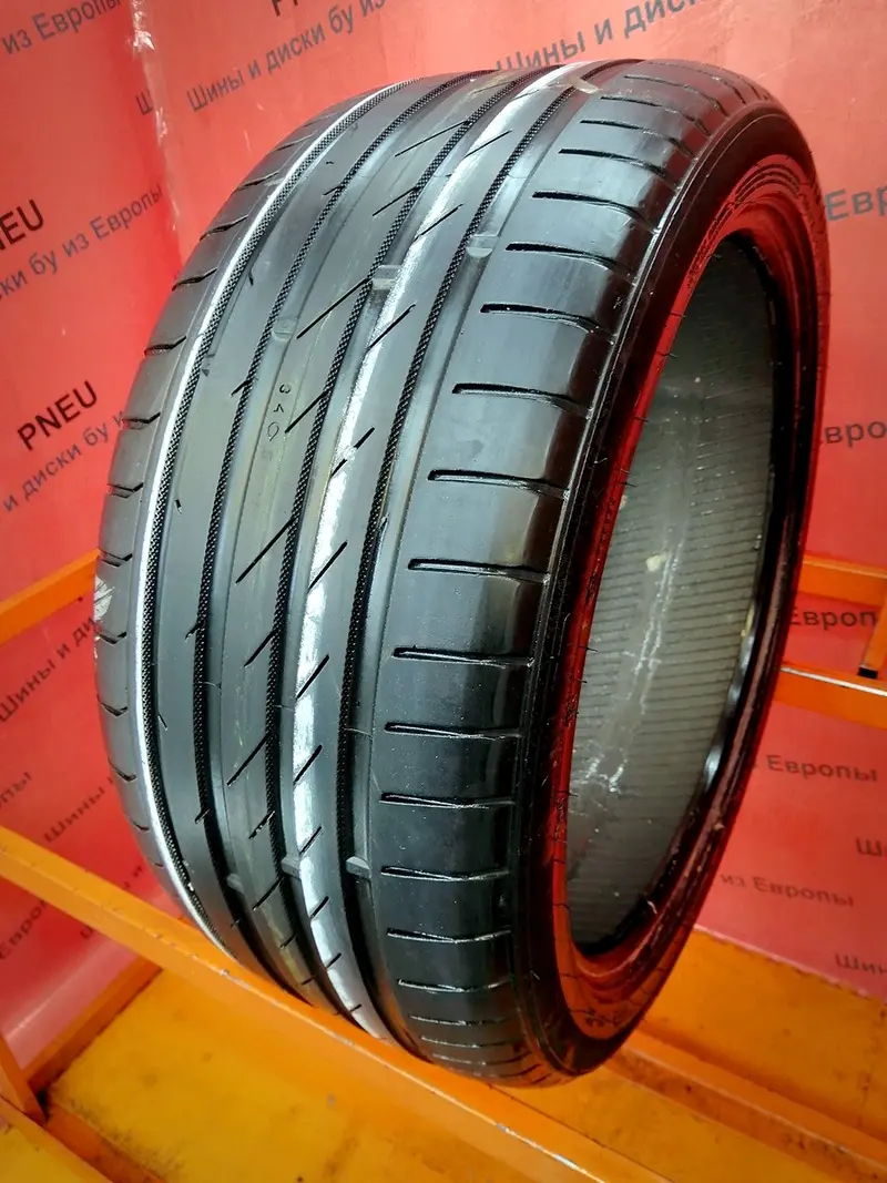 Б/у шина 245/40 R18 Nokian Hakka Black